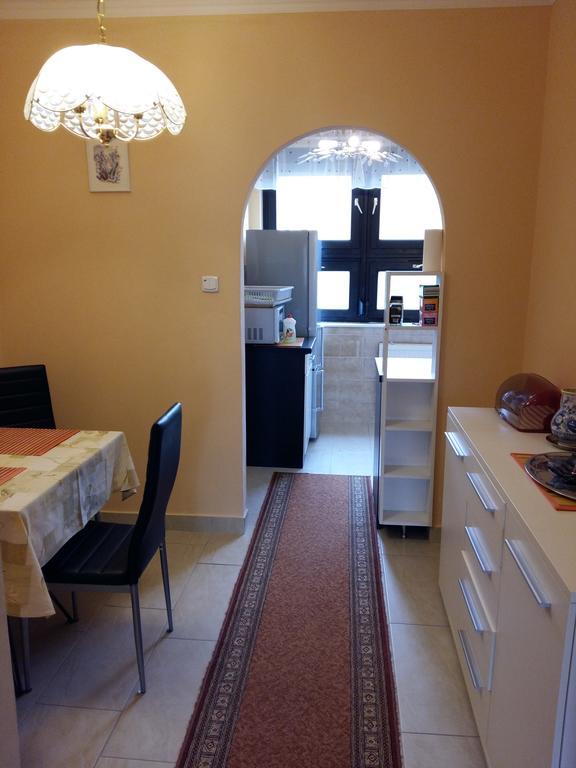 City Centre Apartment Γκιόρ Εξωτερικό φωτογραφία